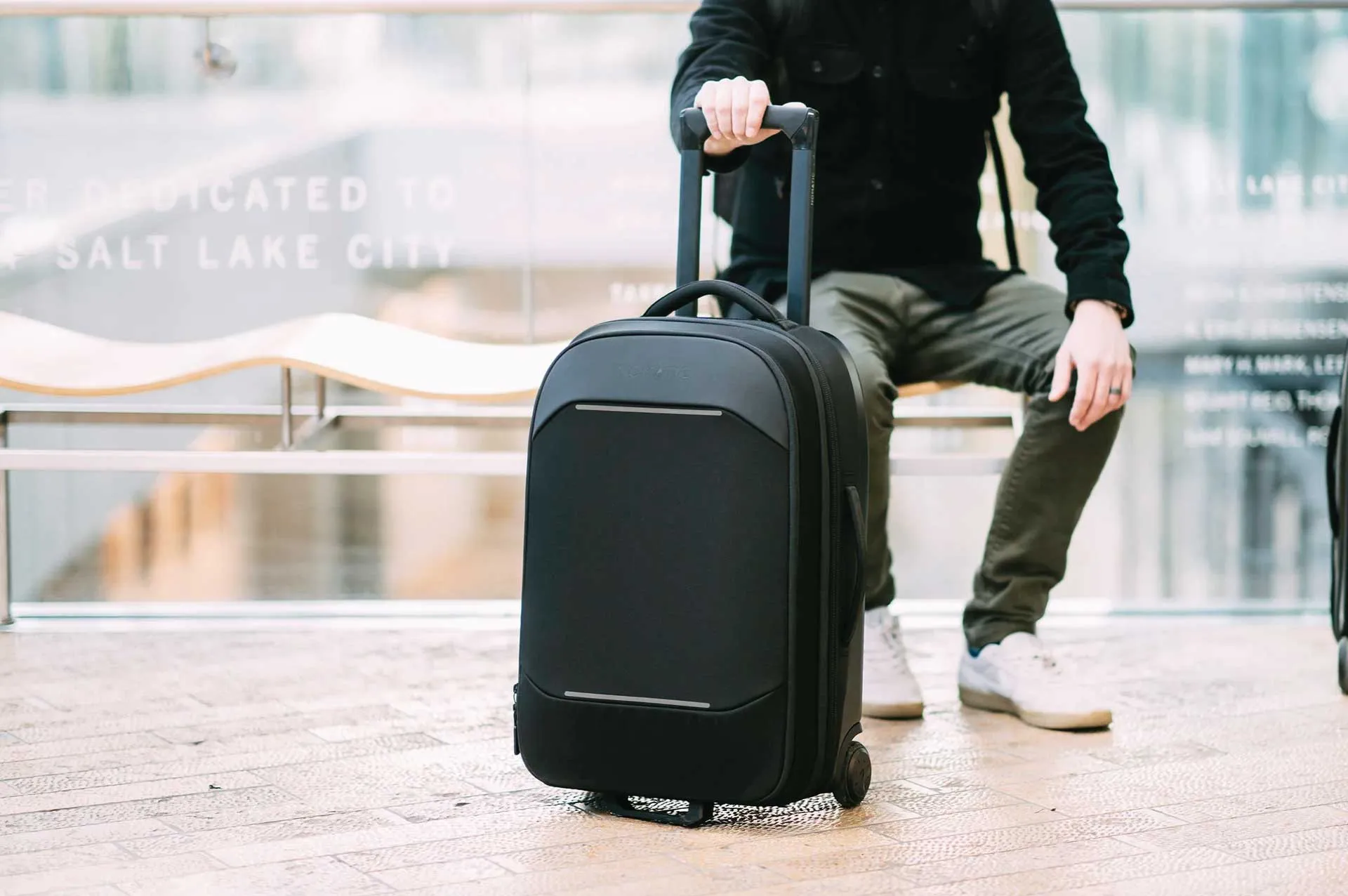 nomatic carry on luggage